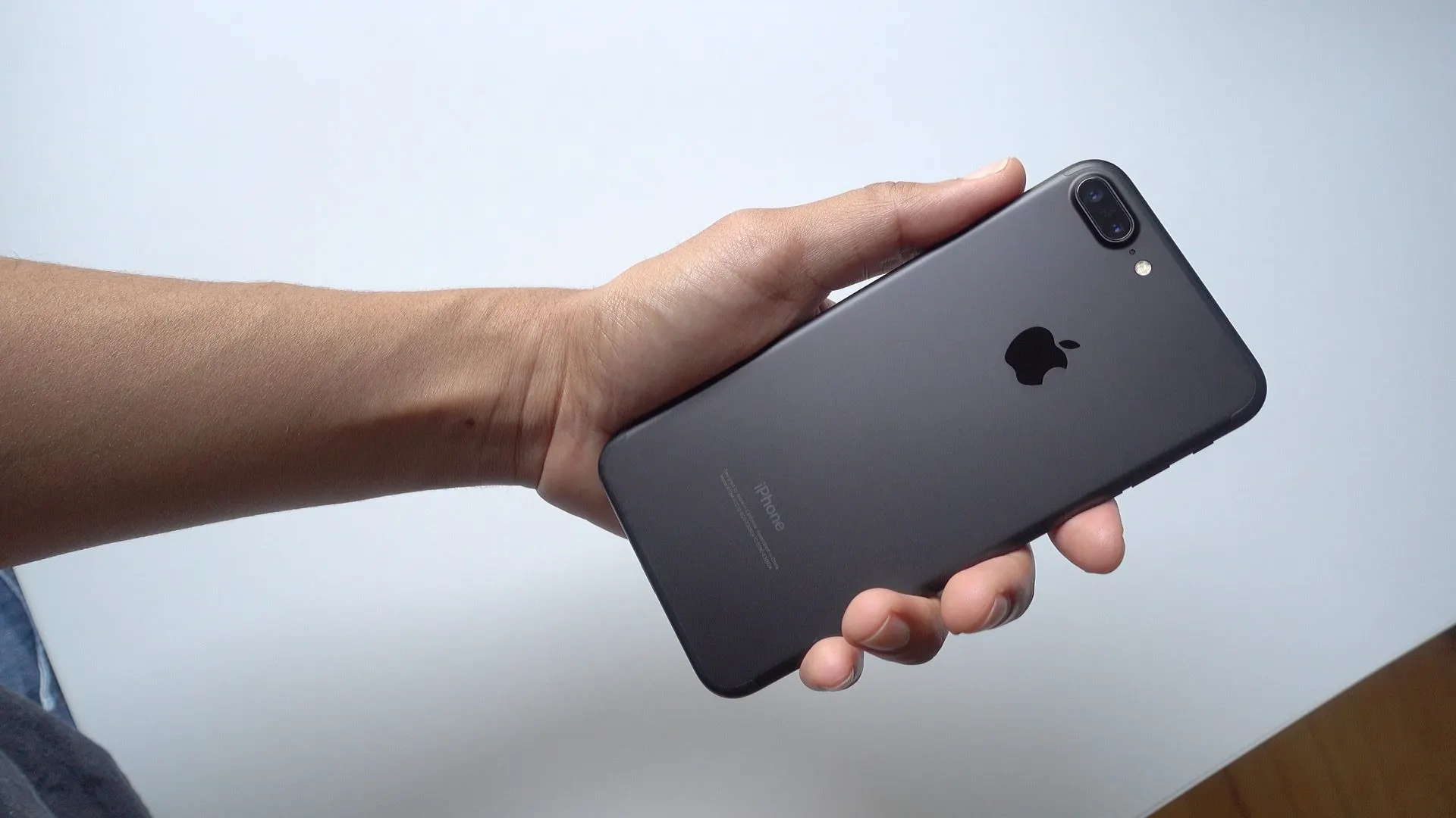 iPhone 7 Plus отдают по исторически лучшей цене. Есть промокод для получения скидки