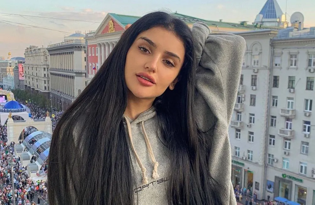 Танцует и снимается с Кридом. Чем известна Дина Саева – 20-летняя миллионерша из TikTok