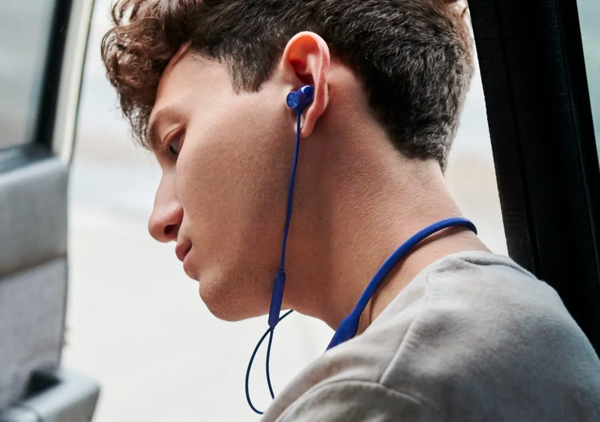 OnePlus Bullets Wireless Z – лучшая гарнитура для спорта. У нее рекордная автономность и влагозащита