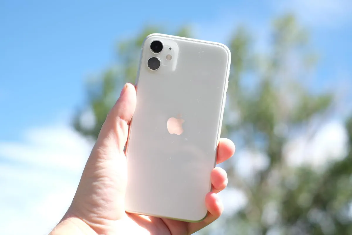 iPhone 11 сливают по исторически низким ценам перед Новым годом. Дешевле нет нигде