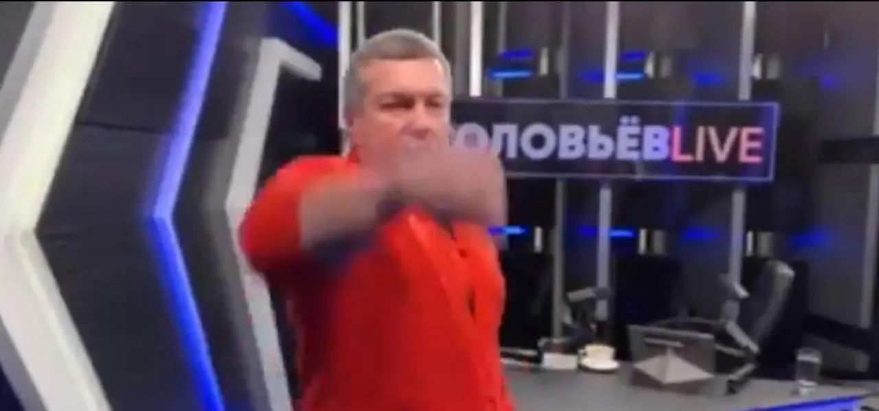 Владимир Соловьев показал, как будет бить Василия Уткина. Это очень потешный видос!