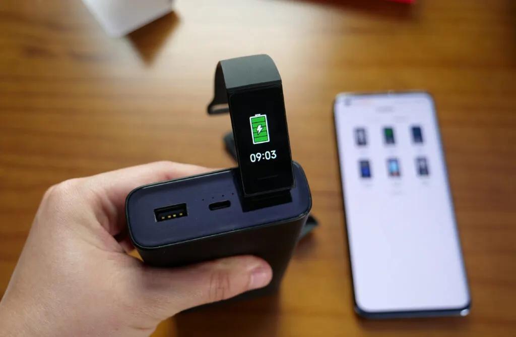 Xiaomi Mi Band 4C еще не вышел официально. Но его уже можно купить