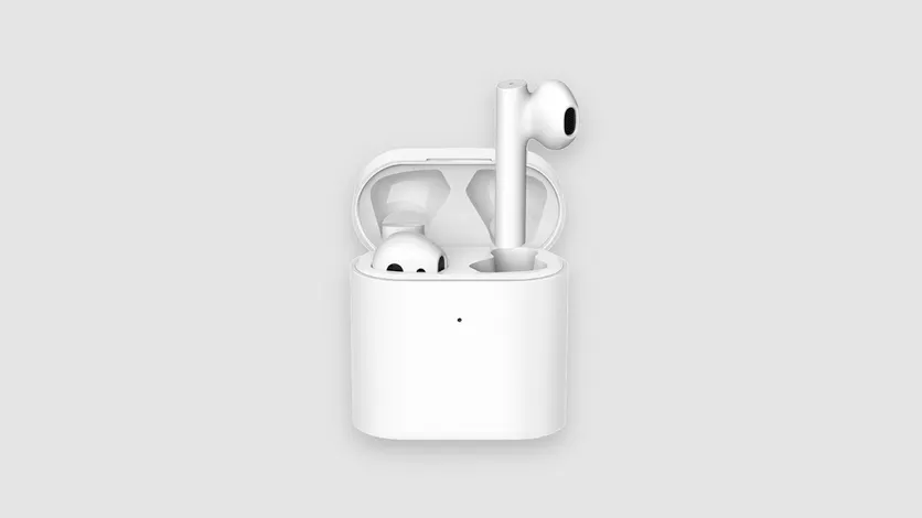 Представлены наушники Xiaomi Mi Air 2S. Они очень похожи на AirPods, но стоят в два раза дешевле
