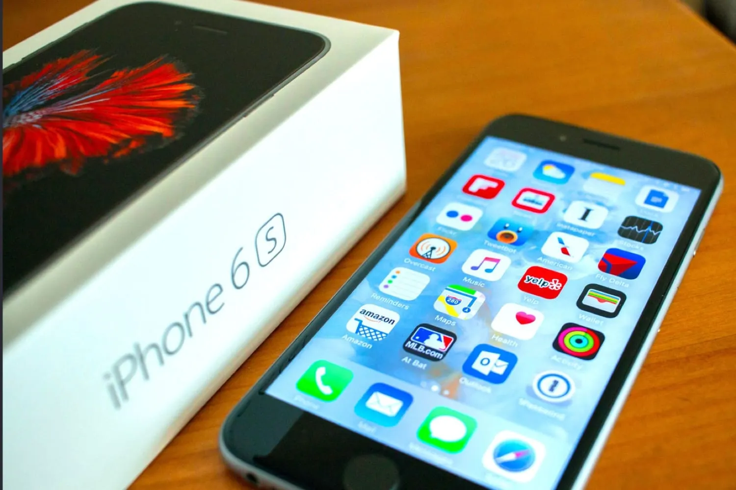 iPhone 6s стоит меньше 15 тысяч. Топчик за эти деньги