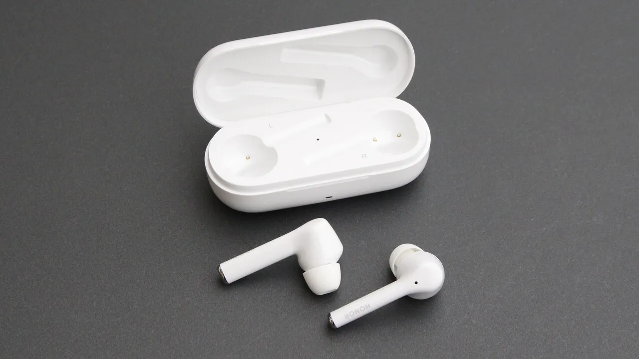 Новый клон AirPods от Honor подешевел в МТС. Подсказываем тайный промокод