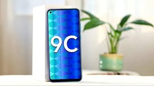 Новый бюджетный Honor приехал в Россию. Девайс уже можно купить со скидкой и подарком