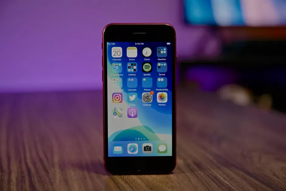 Самый короткий обзор iPhone SE. 5 главных тезисов – за минуту