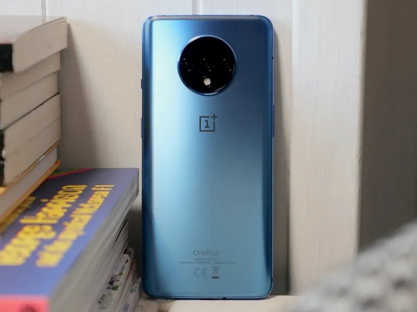 Китайцы своих не бросают. Модель OnePlus 7T получила крутой апдейт