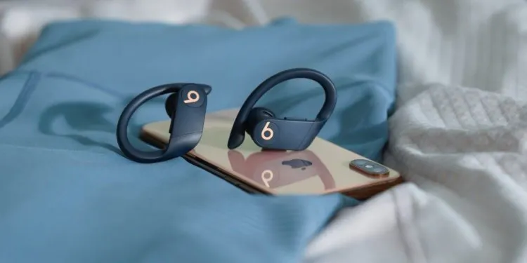 Топовые Powerbeats Pro отдают со скидкой. Где брать?