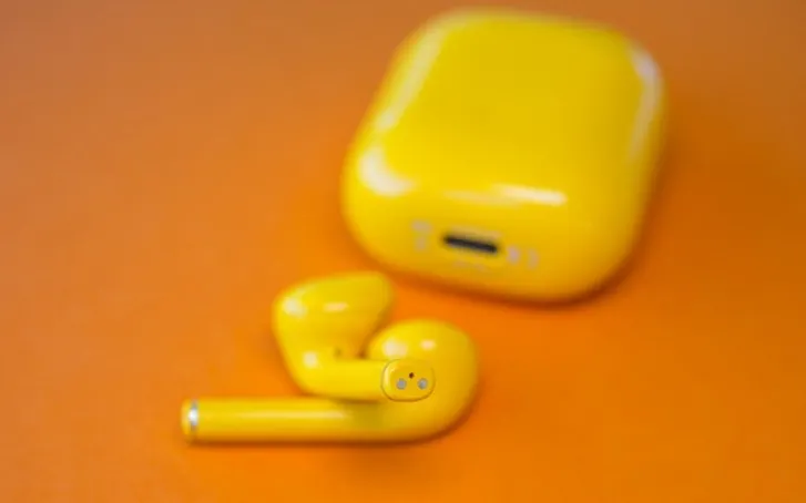 Дешевые Realme Buds Air приехали в Россию. Сколько стоит бюджетный клон AirPods?