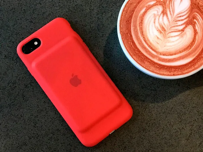 «Билайн» распродает остатки чехлов с аккумулятором для iPhone 7. Зачем нужен этот аксессуар?