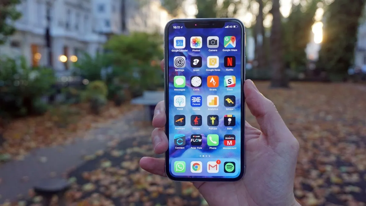 iPhone XS подешевел ниже психологической отметки. Его не стыдно брать