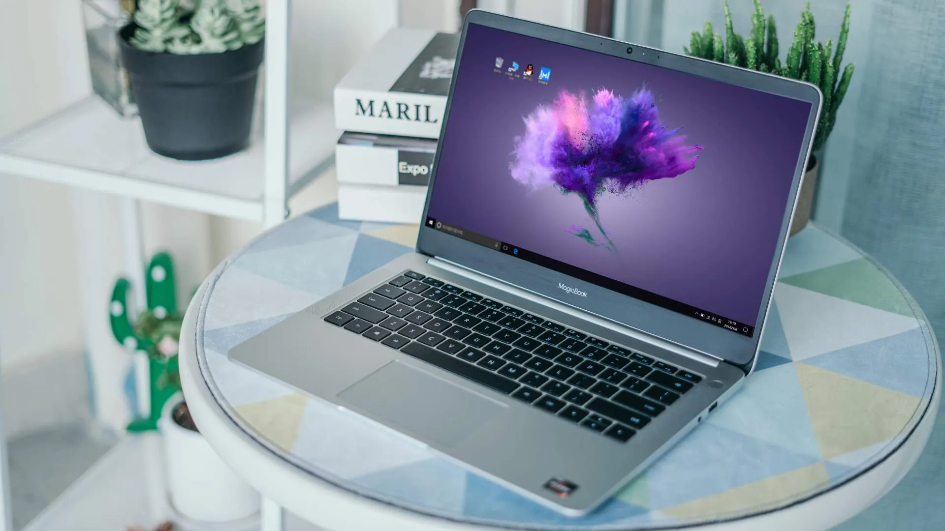 В Россию приехал Honor MagicBook 15. Это бюджетный ноутбук с отличными подарками