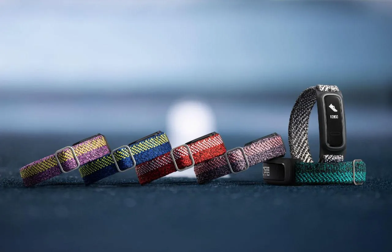 Спортивный конкурент Xiaomi Mi Band продается с огромной скидкой. Что он умеет?