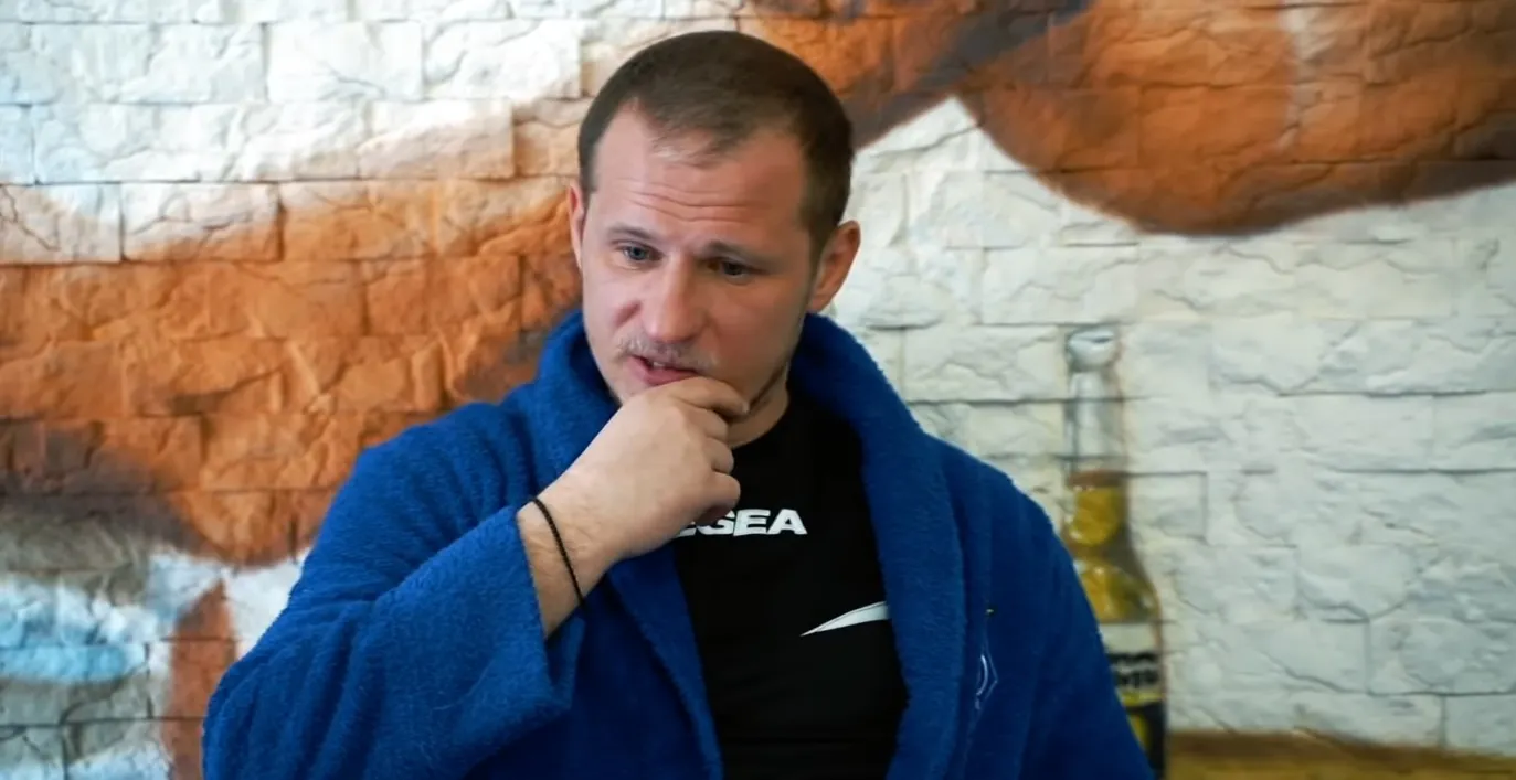 Канал Александра Алиева – колхозная версия «Красавы». Вот как ведут себя футболисты на самом деле