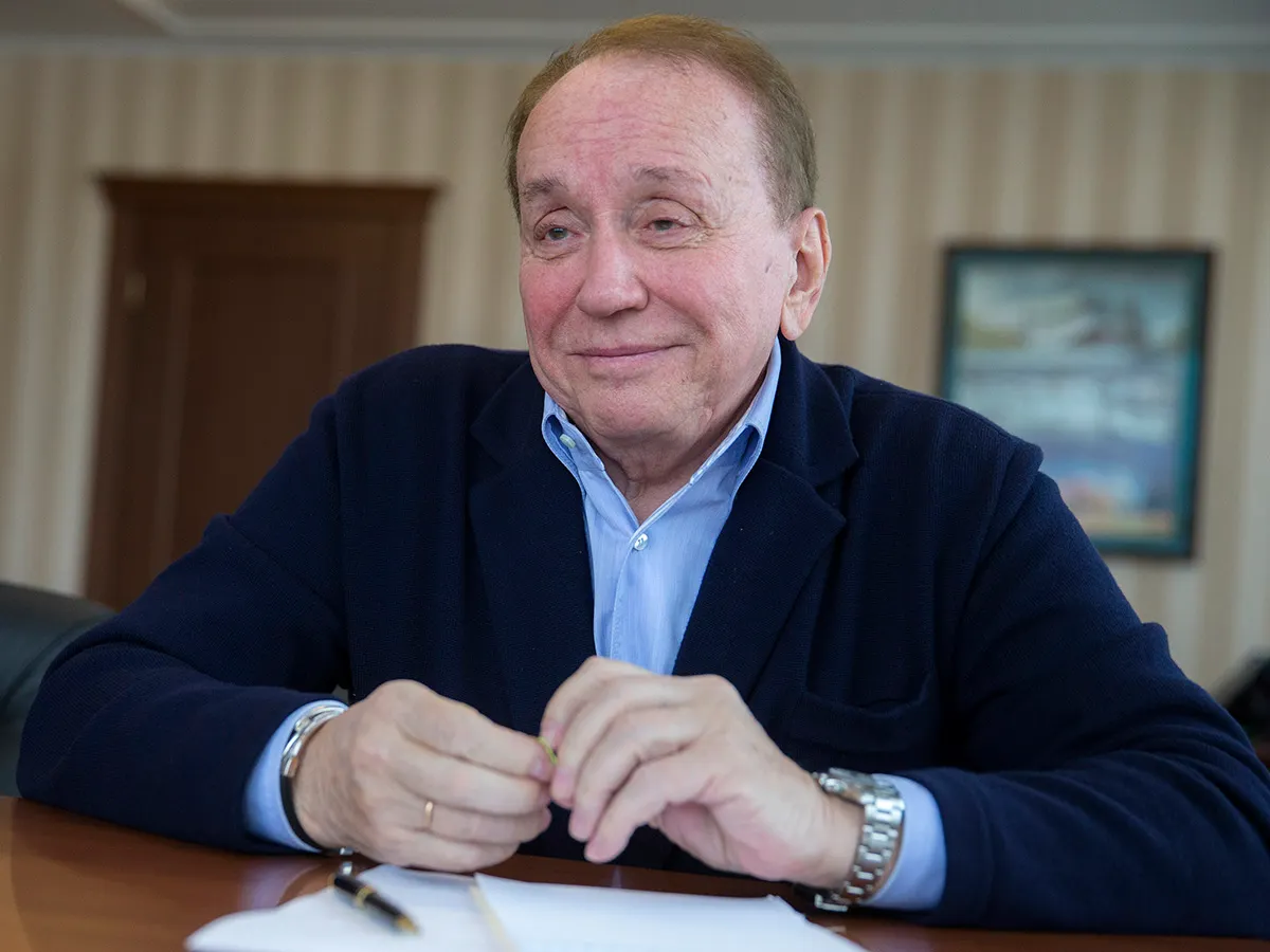 Сидел в тюрьме и заказал Круга. 5 странных слухов про Александра Маслякова