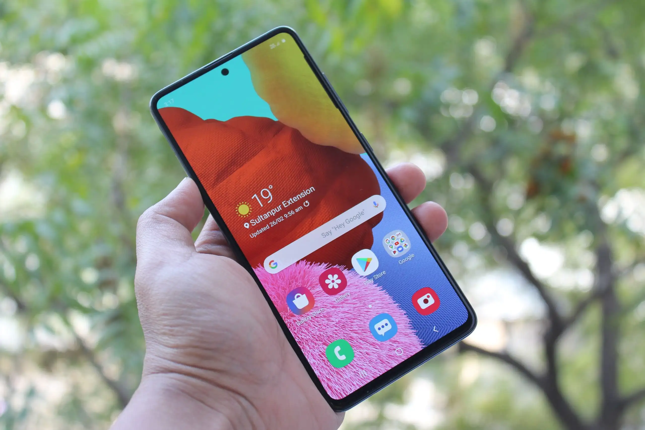 Цена Samsung Galaxy A51 упала ниже психологической отметки. Этот девайс – лучший в своей категории
