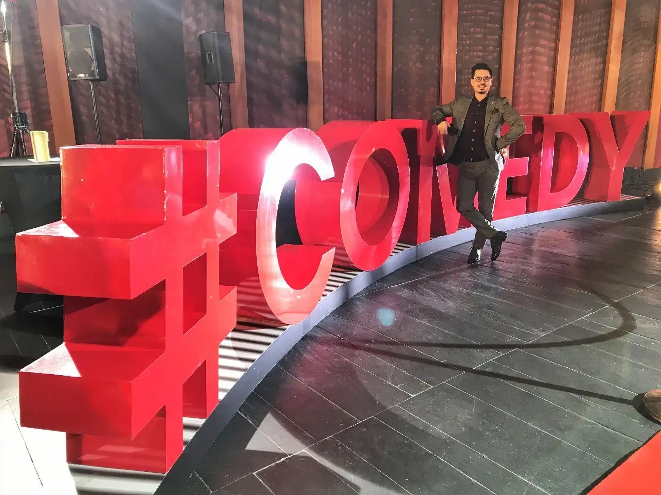 У Comedy Club наконец-то появился канал на ютубе. Там уже почти миллион подписчиков