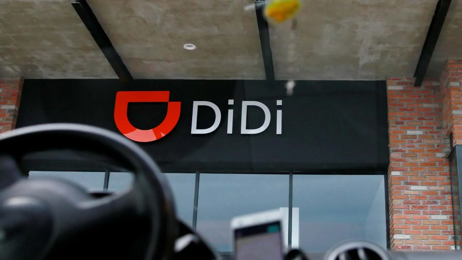 Китайский такси-сервис Didi официально запустился в России. Есть скидки на первую поездку