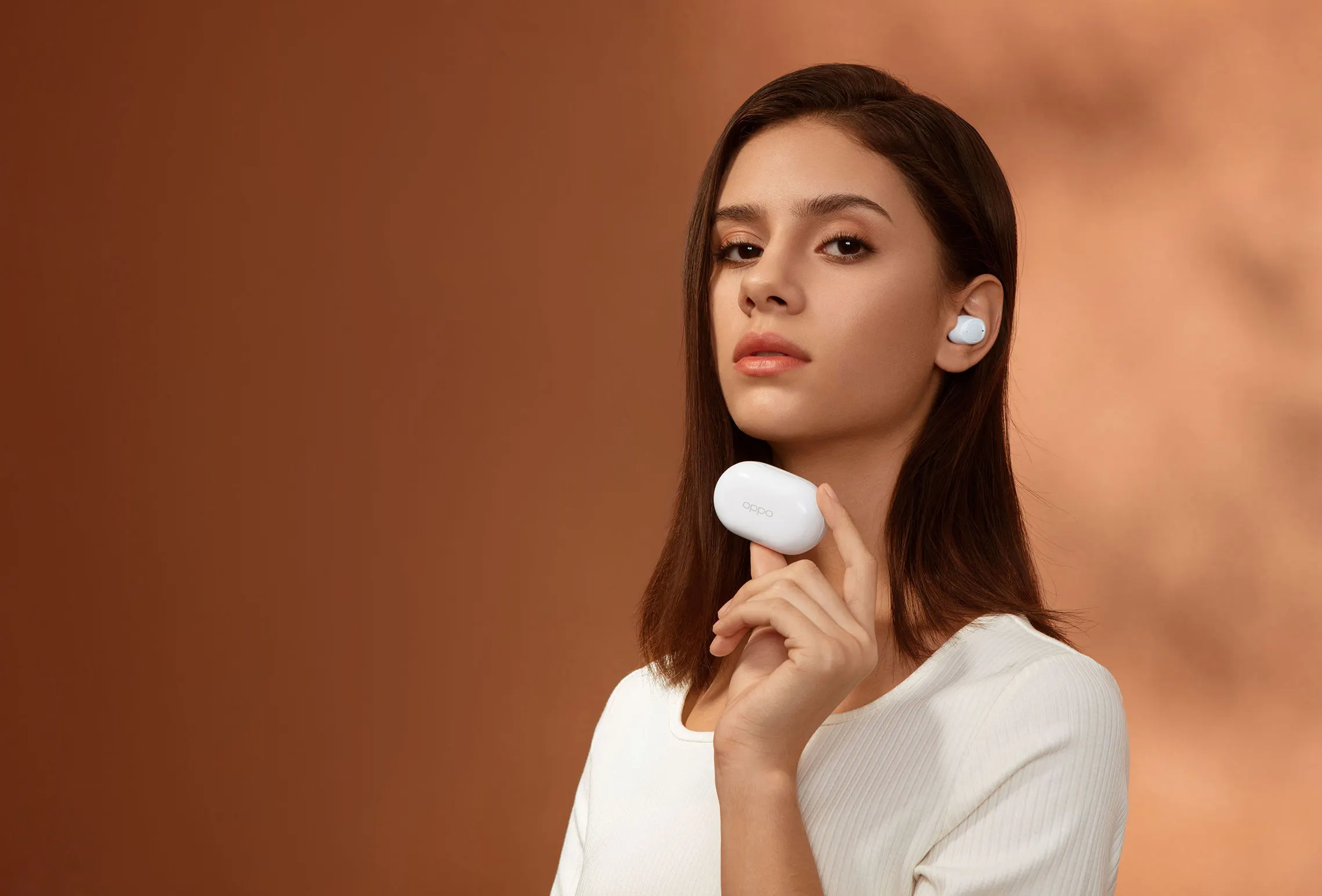 В Россию приехал бюджетный клон AirPods. Это Oppo Enco W1 за 4 тысячи