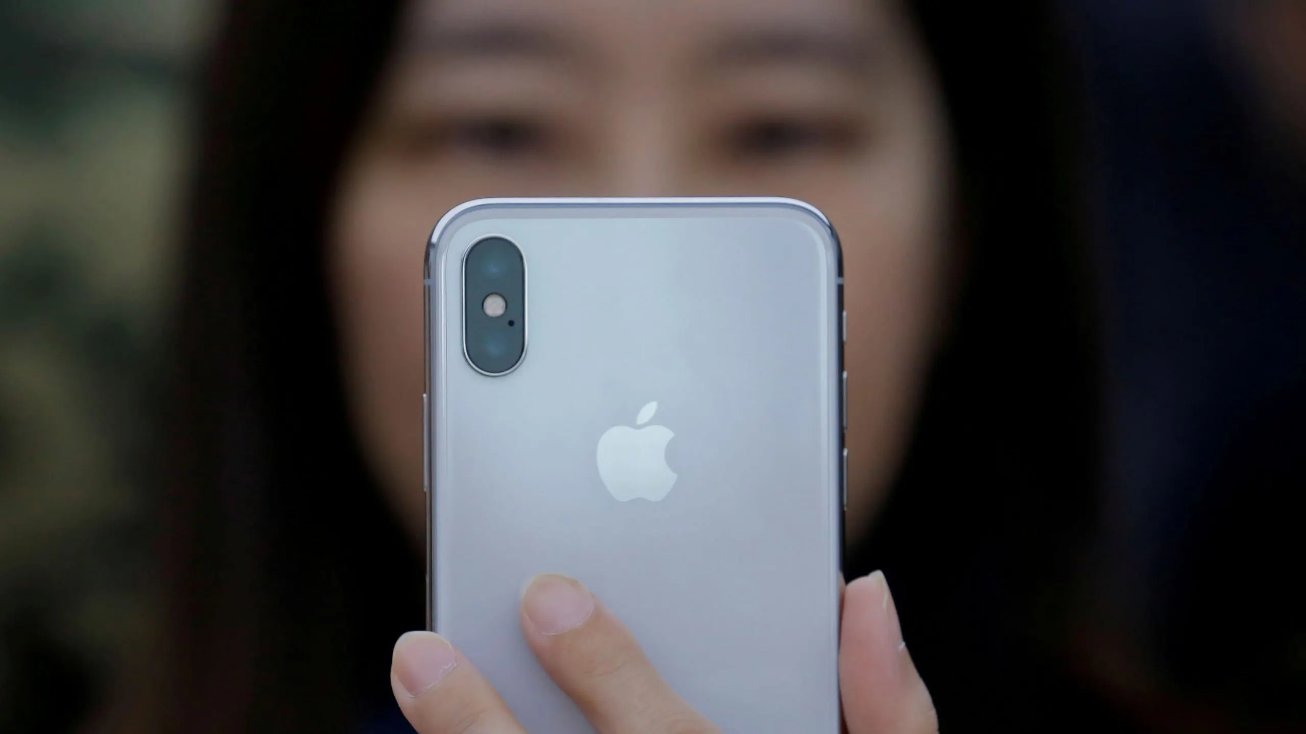 iPhone X с бесконечной памятью исчезает из магазинов. Берите, пока не поздно