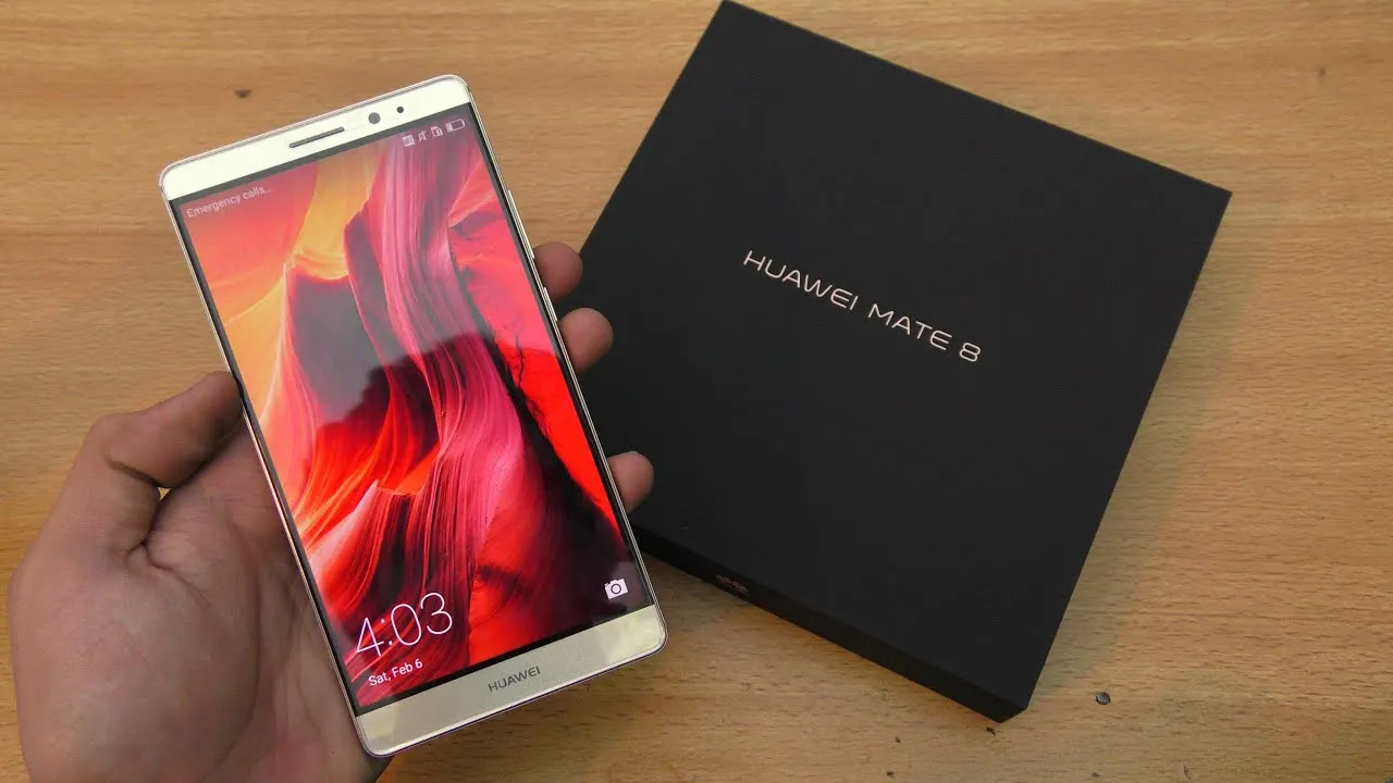 Древний Huawei внезапно получил обновление Android. Такого еще никогда не было
