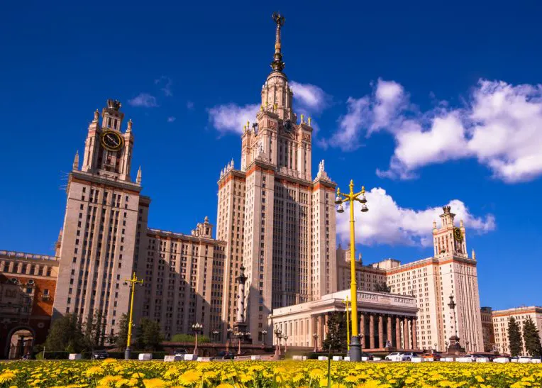 Forbes написал про поступившую в МГУ дочь Игоря Шувалова. И пожалел – материал сняли, редактор уволился