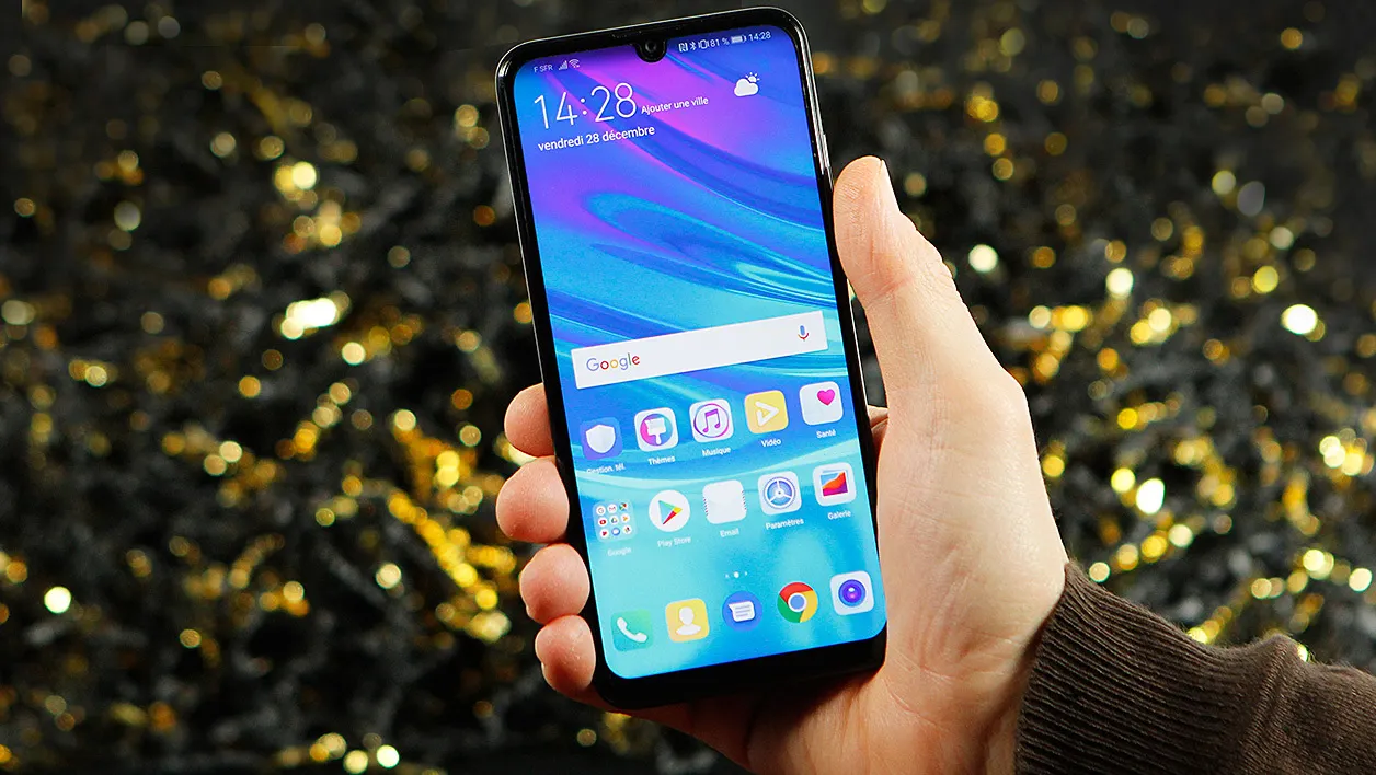Huawei P Smart и другие девайсы бренда сливают по исторически низким ценам. Где брать?