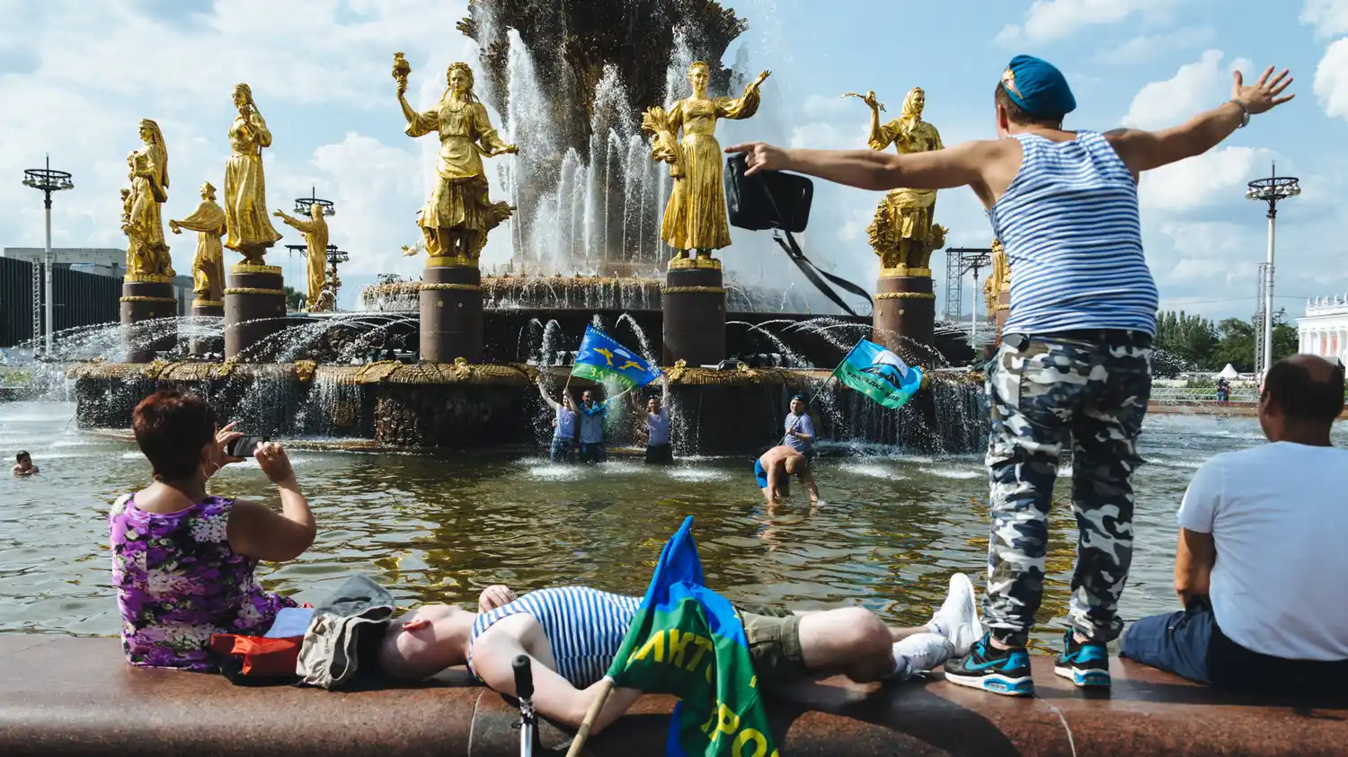 «Никого не били. Уставщина и недостаток сна работали намного лучше». Парень-десантник честно рассказал про службу в армии