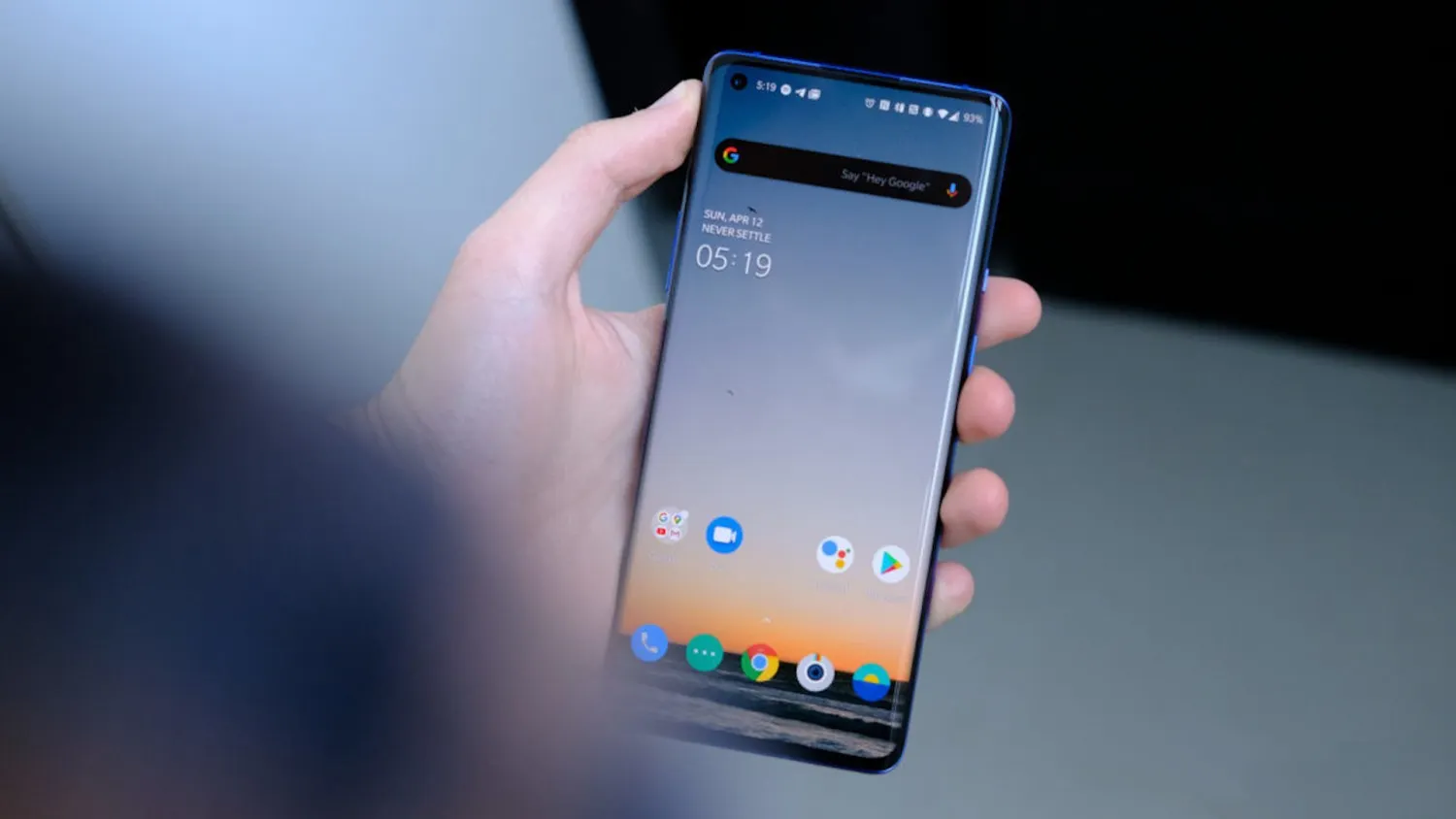 OnePlus 8 Pro – лучший девайс на рынке. Какие еще аппараты попали в топ?