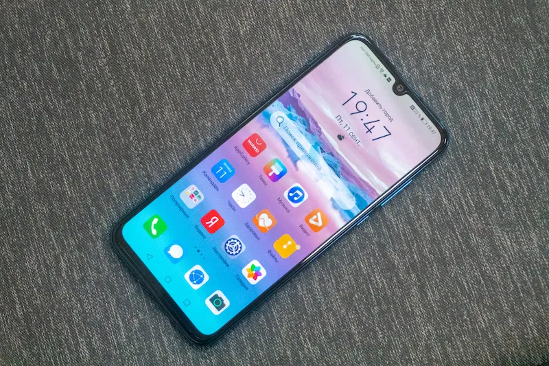 Honor 30i – новый субфлагман китайцев. Он уже доступен в России со скидкой в 2000 рублей