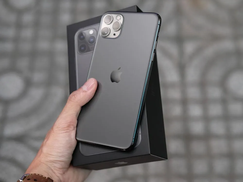 Ценник iPhone 11 Pro Max упал ниже психологической отметки. Это лучший флагман на долгие годы