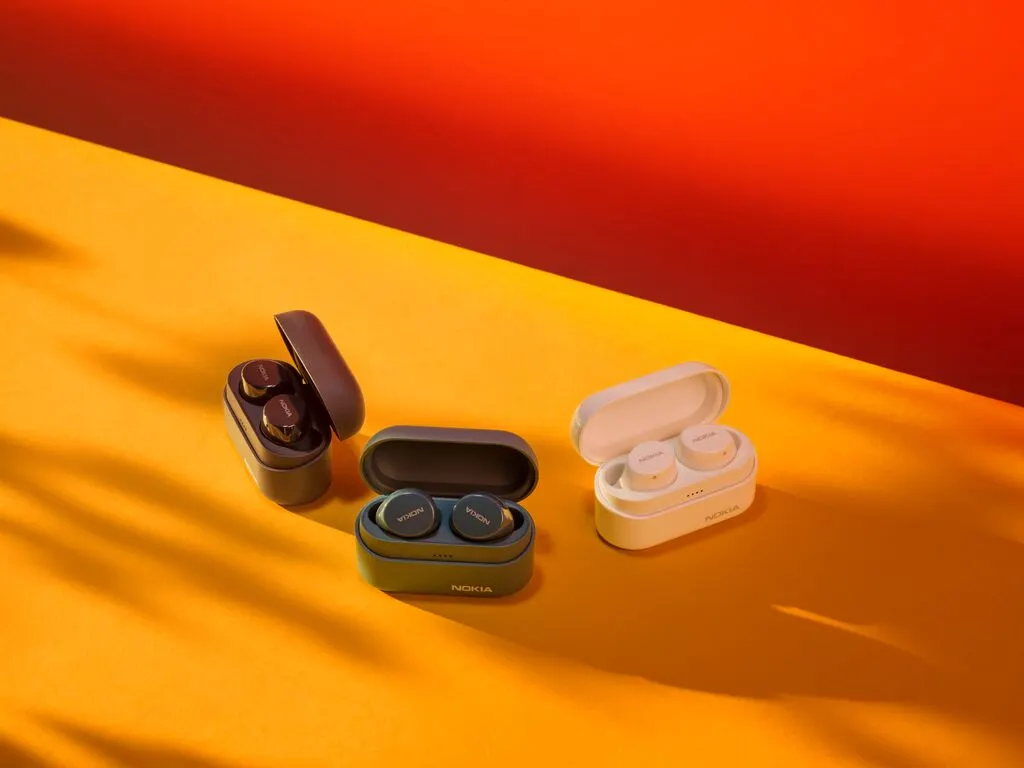 У Nokia вышел конкурент для AirPods. Это дешевая гарнитура с крайне жирной батарейкой