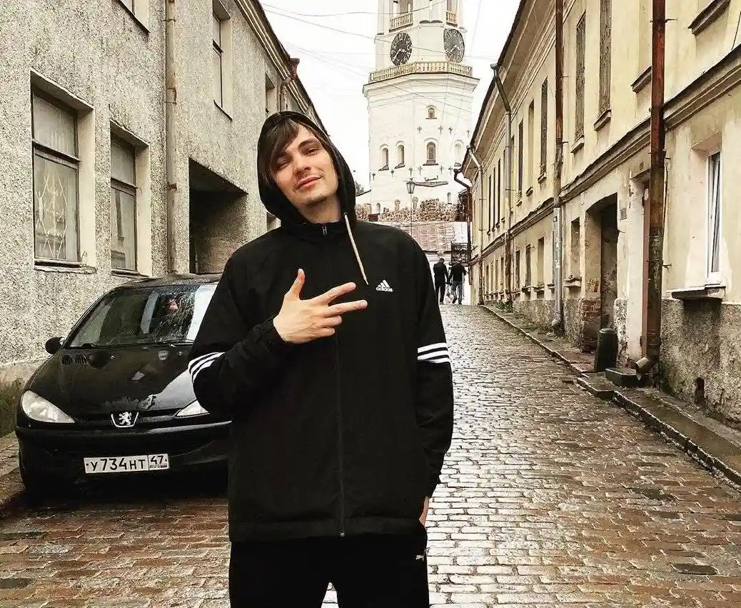 «Детектор дебилов №1 в стране». Слава КПСС выступил с разгромной рецензией на новый альбом Хаски
