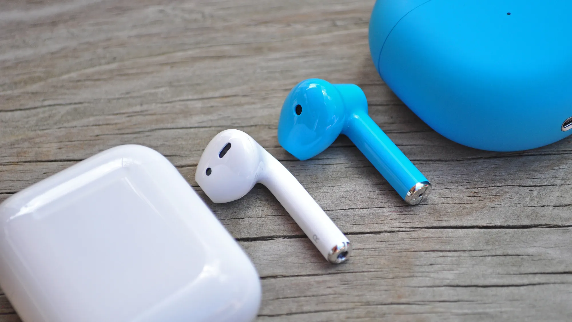 На таможне США задержали партию клонов AirPods. Ими оказались оригинальные наушники OnePlus