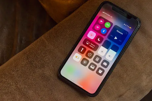 Топовая версия iPhone X сильно подешевела. Прикосновение к легенде оценили всего в 36 тысяч