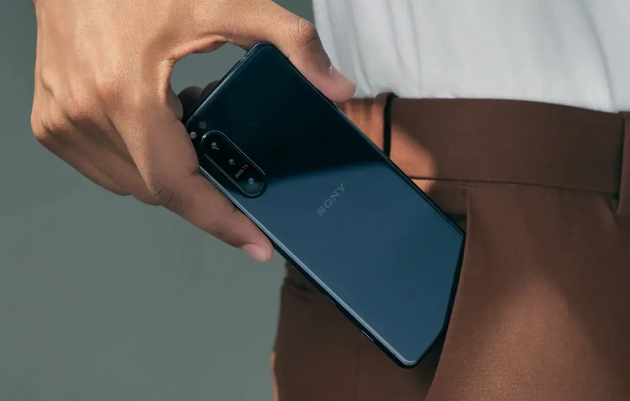 Sony Xperia 5 II уже можно заказать в России. Вместе с подарком