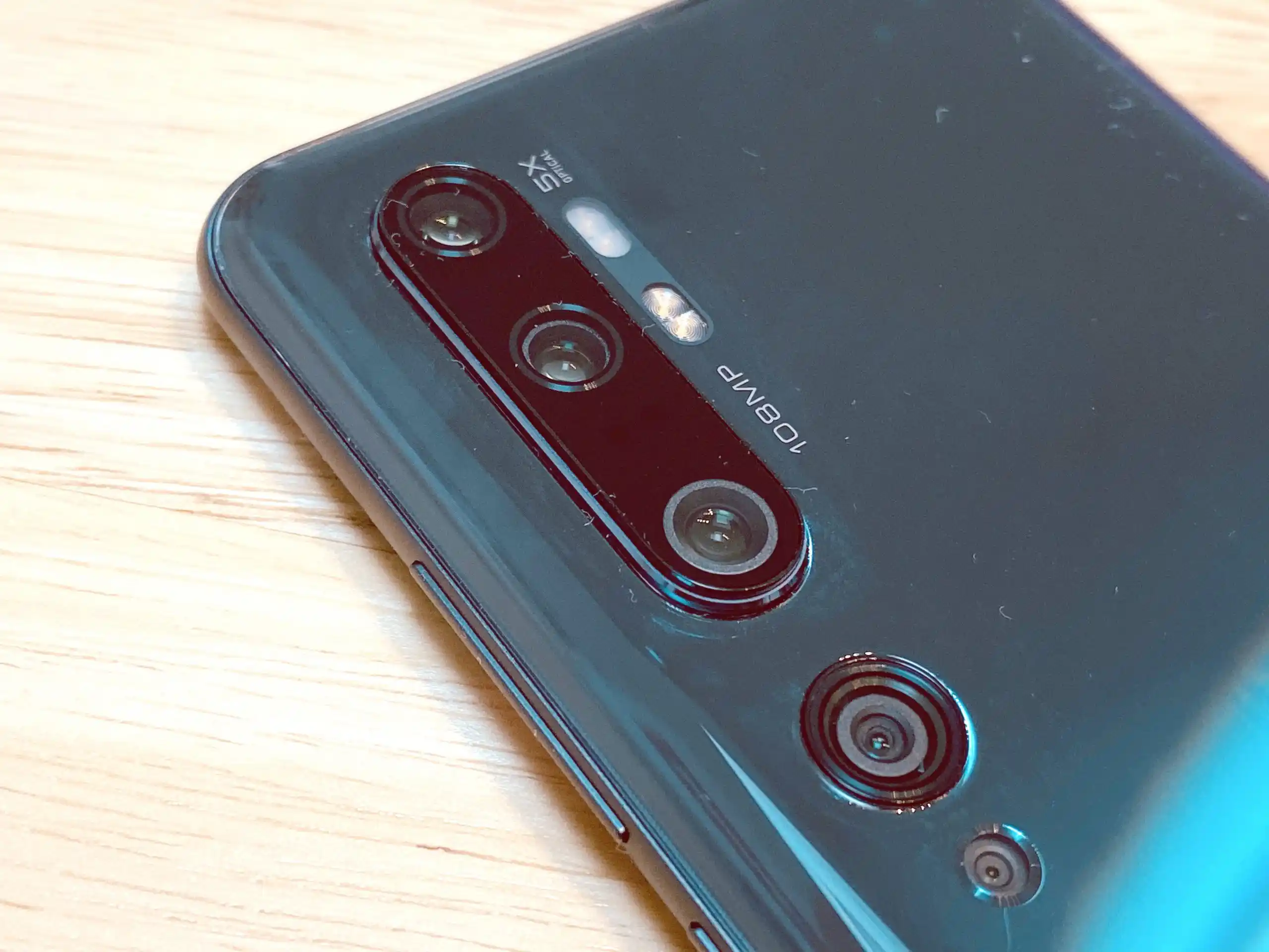 Эти субфлагманы нельзя покупать. Xiaomi Mi Note 10 и еще 4 худших девайса до 42 тысяч рублей