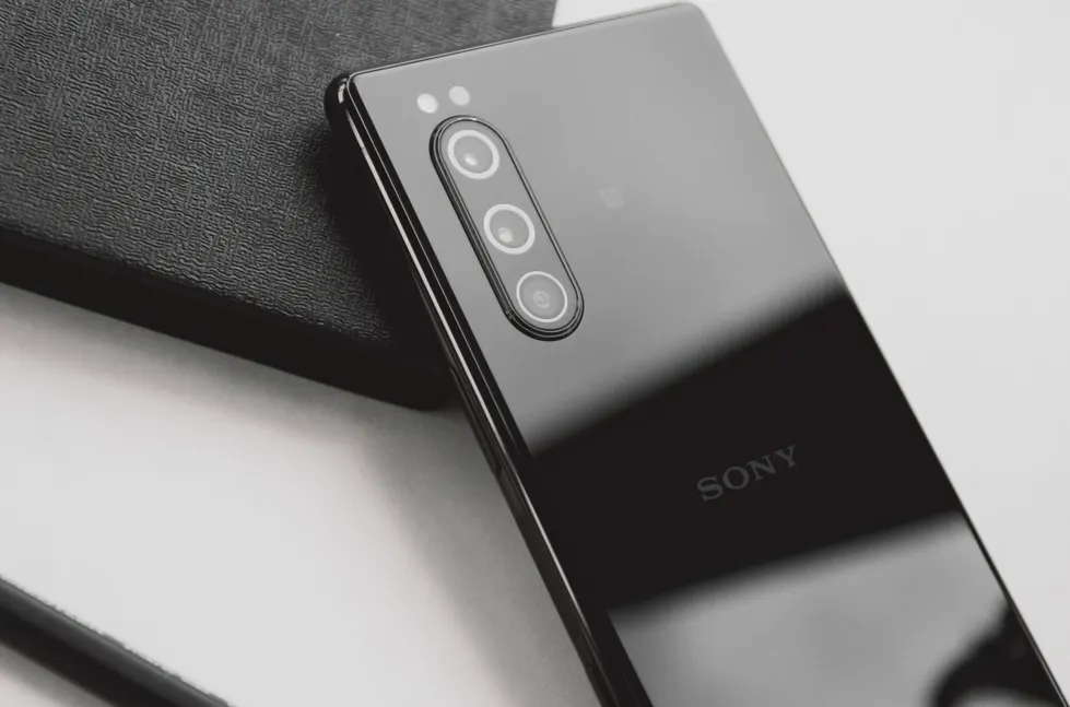 Компактный флагман Sony Xperia 5 II уже подешевел. Нужно только запомнить промокод