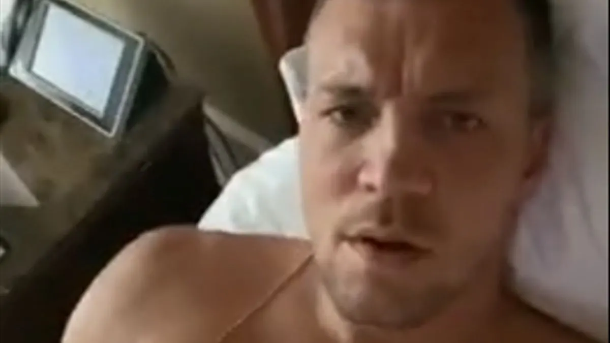 В сеть слили видео с Артемом Дзюбой. Что делал в отеле капитан сборной России?