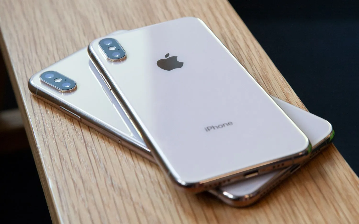 Новый флэшмоб с iPhone. Зачем меняться лотками от SIM-карт?