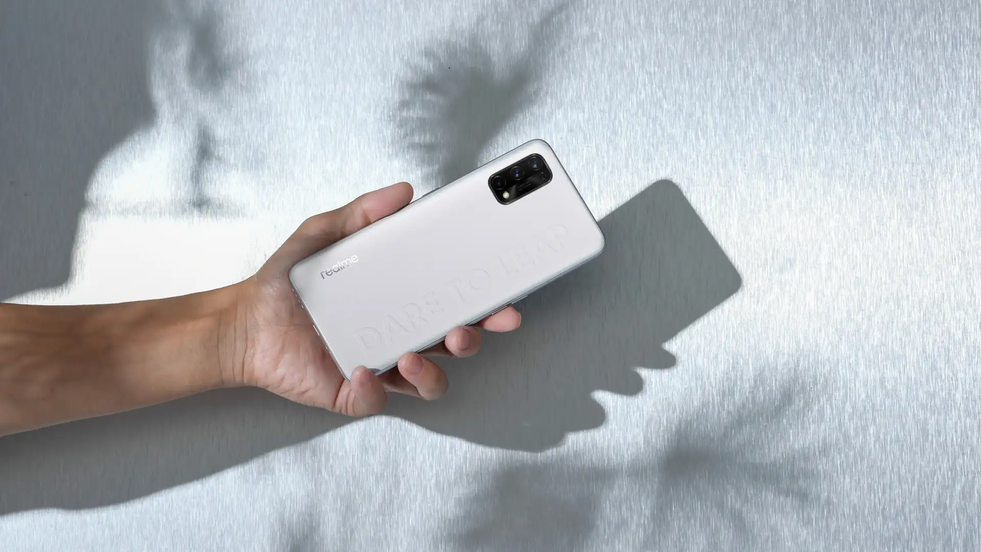 Шикарная скидка на необычный девайс Realme. Его будут отдавать по лучшей цене на распродаже 11.11