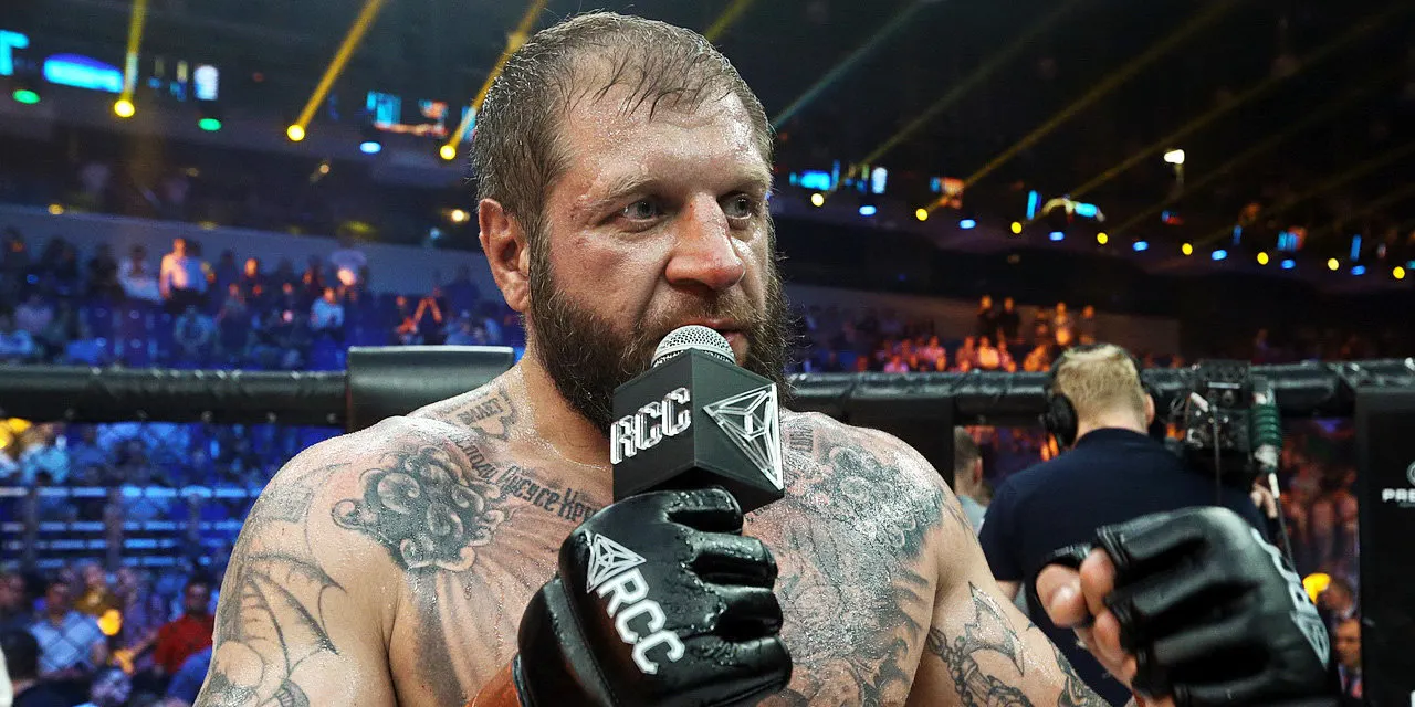 Герман Стерлигов назвал MMA мужским стриптизом. Александр Емельяненко захотел выбить ему зубы