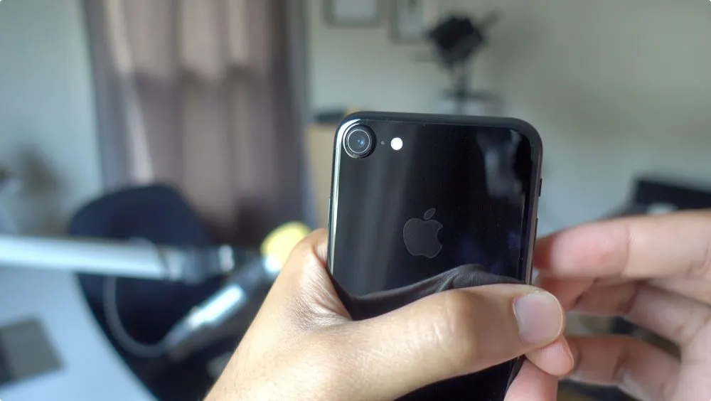 Как прокачать iPhone с одной камерой. Стоимость апгрейда – 500 рублей
