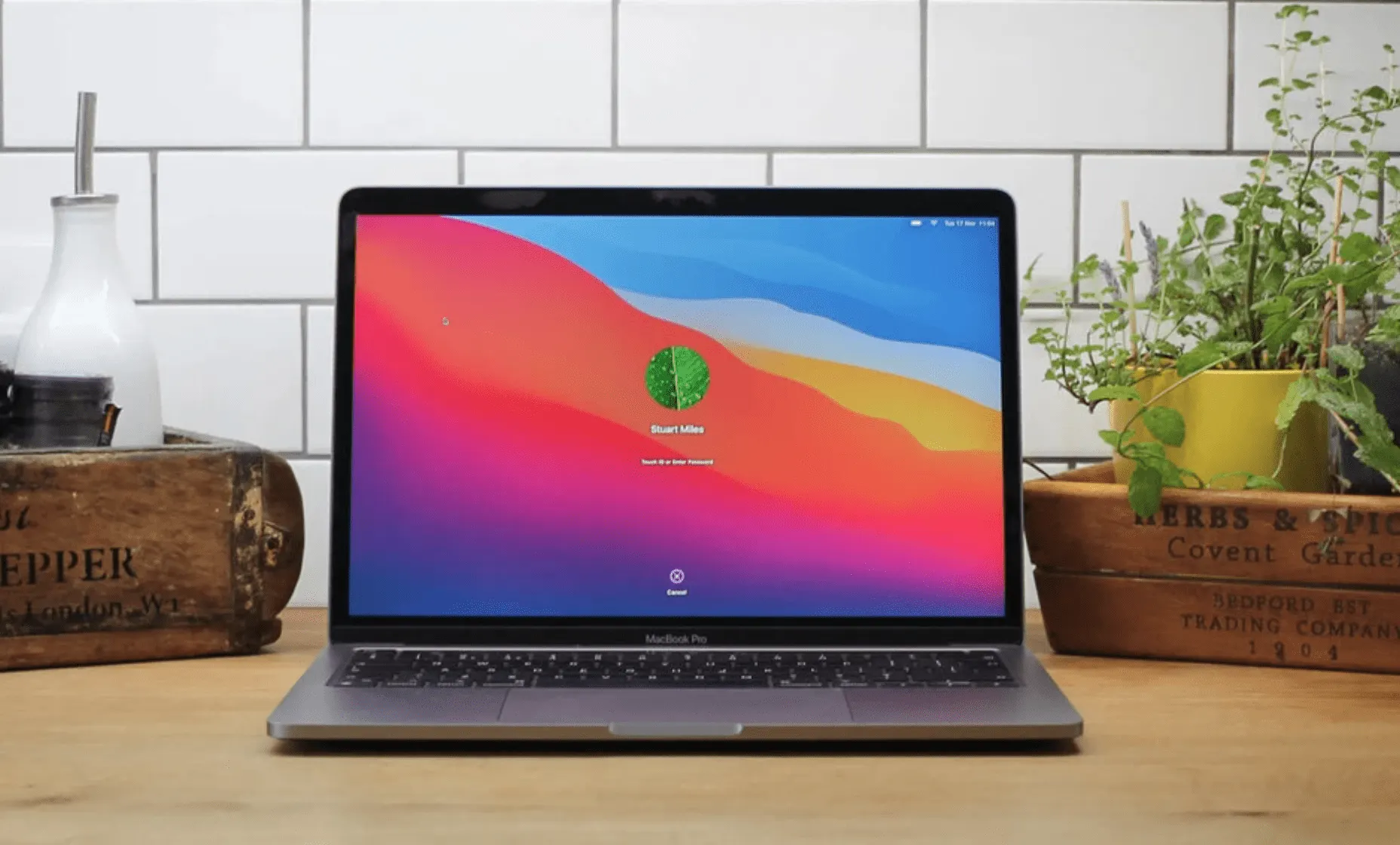 Первый обзор новых MacBook Pro и Air. В чем величие процессора M1?