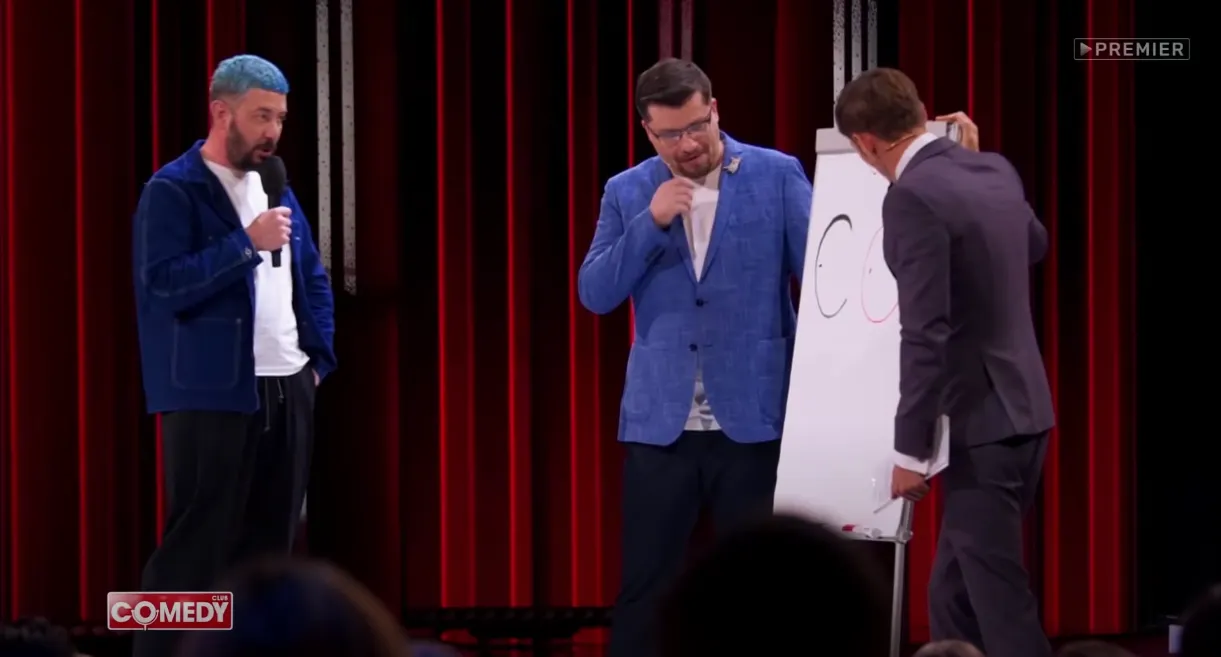 «С нас теперь 30 миллионов долларов?» Артемий Лебедев нарисовал логотип для Comedy Club