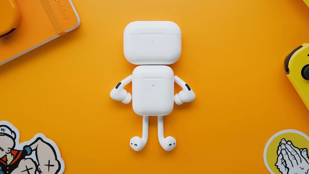 Gucci выпустил чехлы для AirPods. Они страшные и дорогие