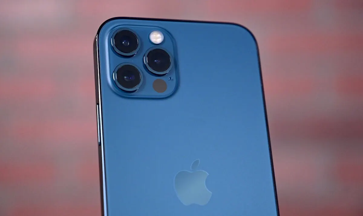 iPhone 12 Pro Max уже подешевел. Лучший флагман за свои деньги?