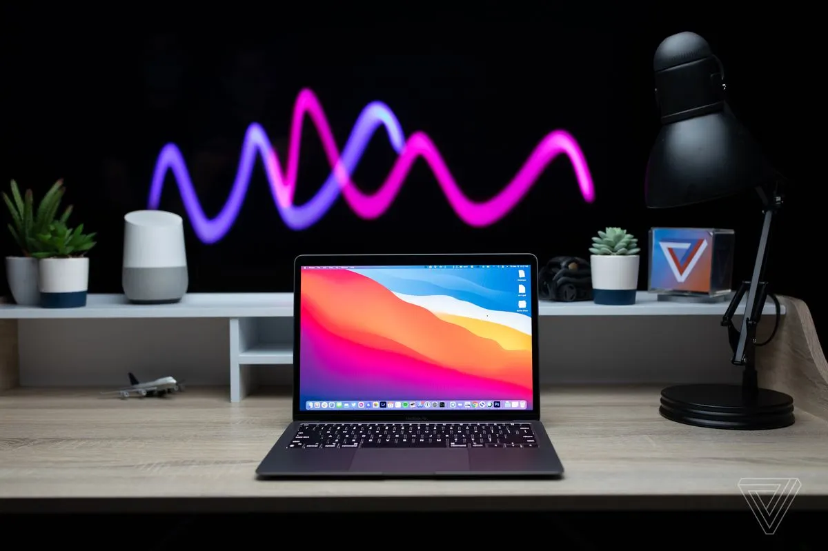 Лучший MacBook Air в истории уже появился в России. Но есть и плохие новости