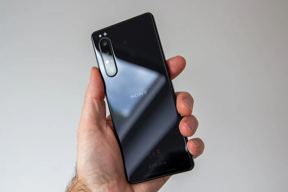 Sony Xperia 1 II наконец-то подешевел. Ловим один из топовых камерофонов со скидкой